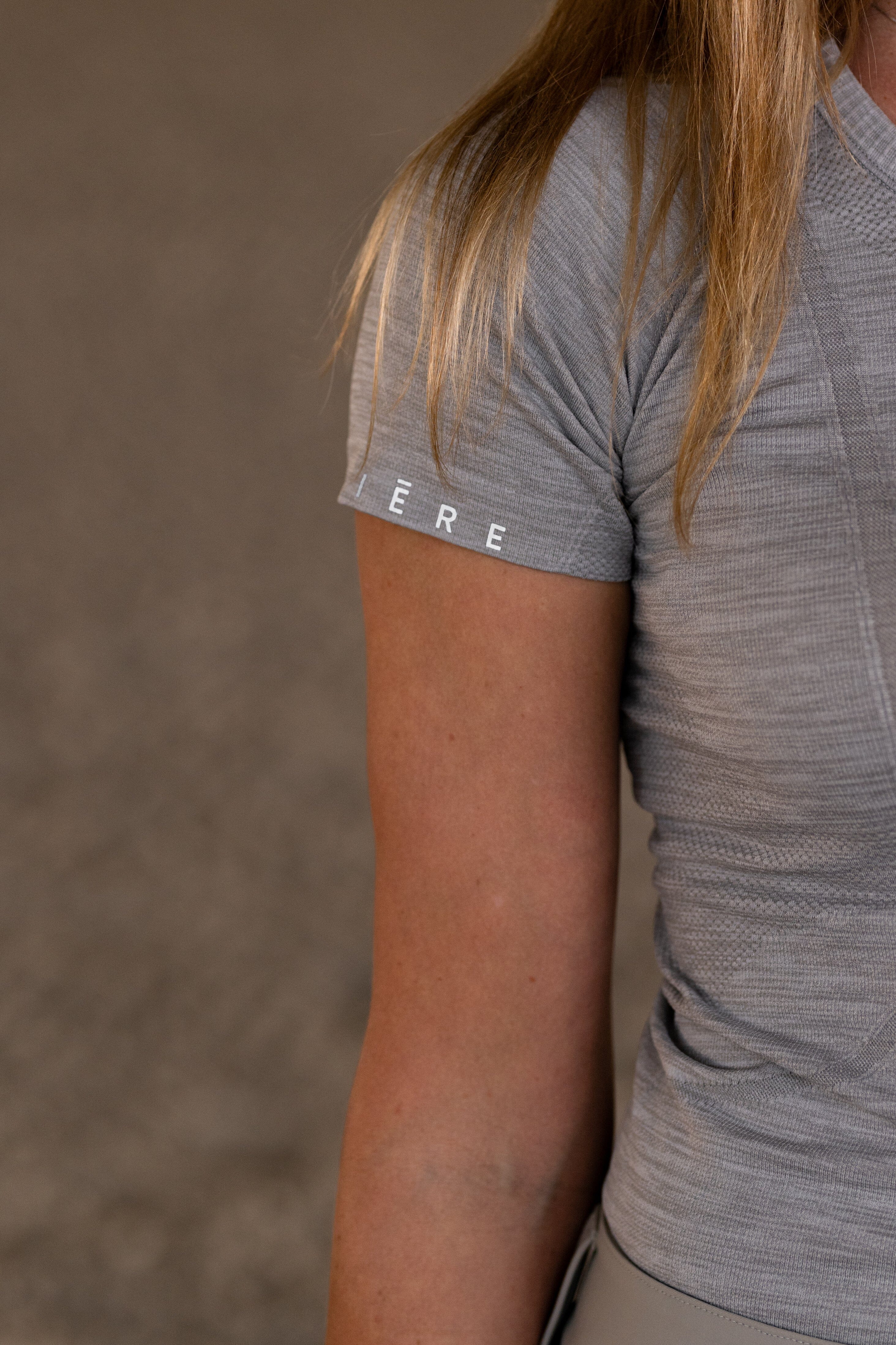 Short Sleeves Seamless Top Schooling Shirts C R I N I Ē R E