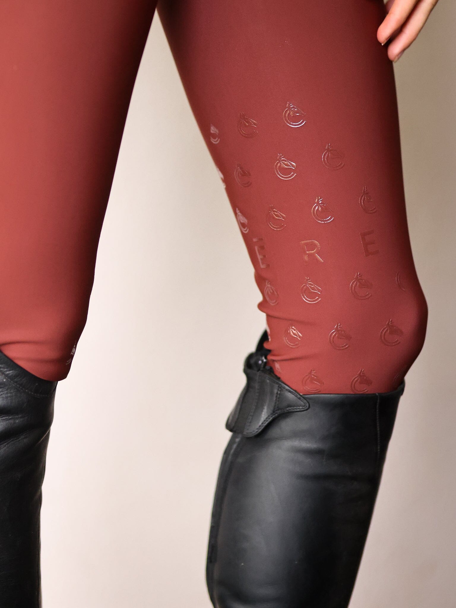 Chloe Lightweight Breeches | Burgundy Riding Breeches C R I N I Ē R E 